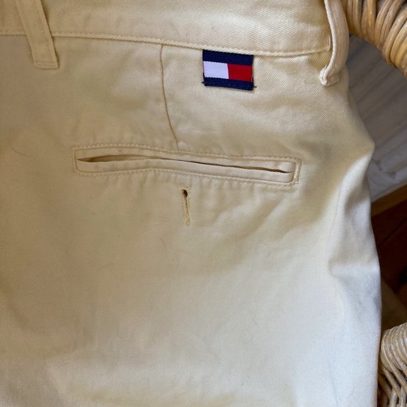 CrispTommy Hilfiger shorts in pale yellow cotton - Picture 5 of 5